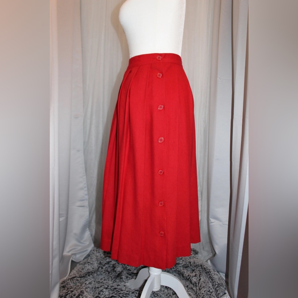 Chaus Pleated Button-down wool Skirt